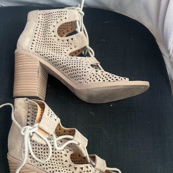 Universal Thread Tan Open Toe Tie Up Bootie Shoes Sandals Size 8.5 - Picture 9 of 9